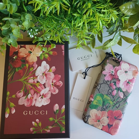 Gucci Blooms GG iPhone Case - Picture 5 of 11